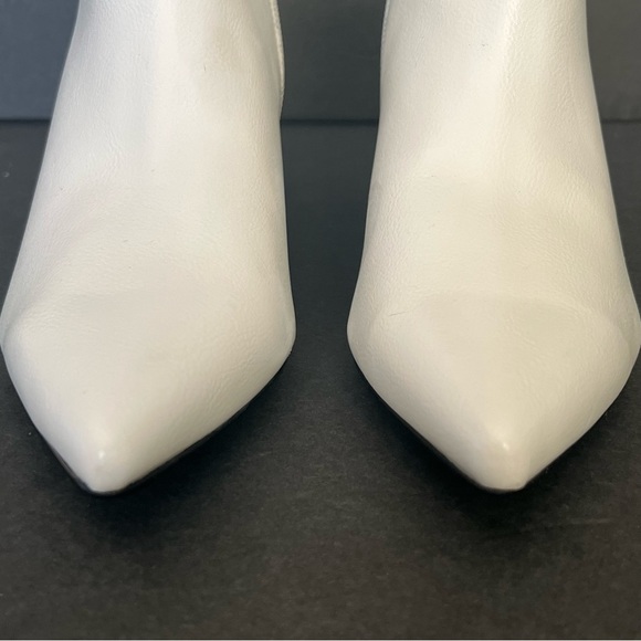 Abound Women’s Kitten Heel Booties Size 5 White Black Grey Stripe Pointed Toe - Picture 9 of 14